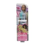 Cumpara ieftin Papusa Barbie Fashionistas Tinute stralucitoare - Satena cu rochita bleu