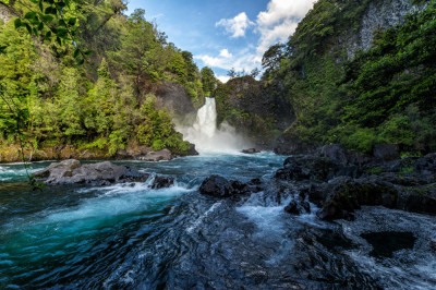 Fototapet Cascada in munti, 400 x 250 cm foto