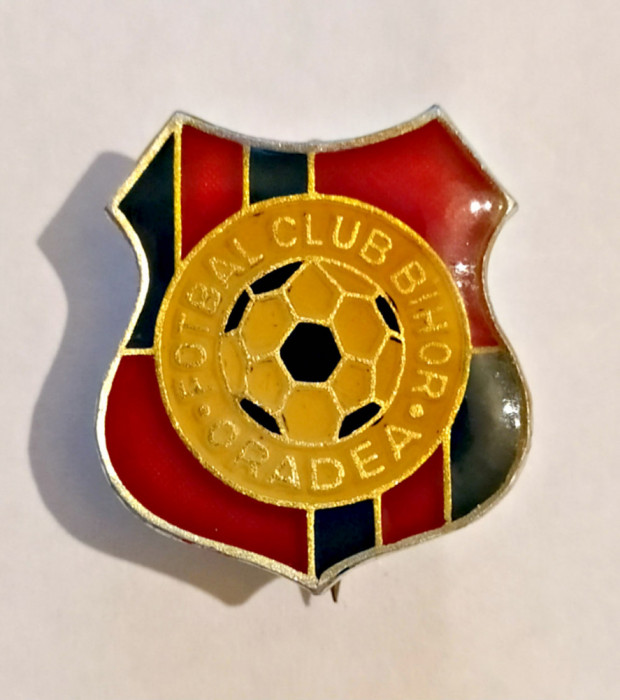 INSIGNA FOTBAL CLUB BIHOR ORADEA CRISUL ORADEA 1958 ASA CRISUL EMAIL RECE