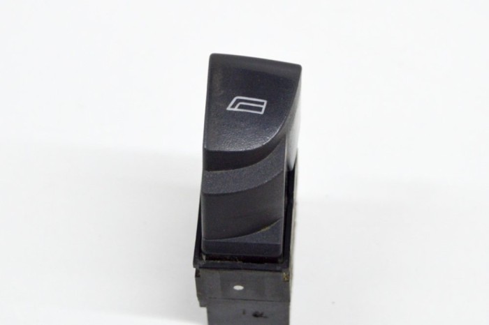 Buton geam ușă dreapta față FIAT DUCATO Furgon 244_ 2005 OEM: B569 15454181