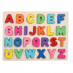 Puzzle din lemn cu litere de tipar - Alfabet foto