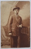 Fotografie de epoca, barbat imbracat la costum 1918