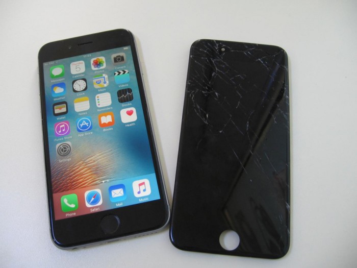 Schimbare Display iPhone 8 Plus Sticla iPhone 8