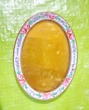F972-I-Rama mica ovala Foto inceput secol 20 cu stativ in bronz emailat floral.