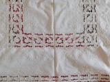 Fata de masa vintage ,bej , broderie pe toata suprafata, Mare