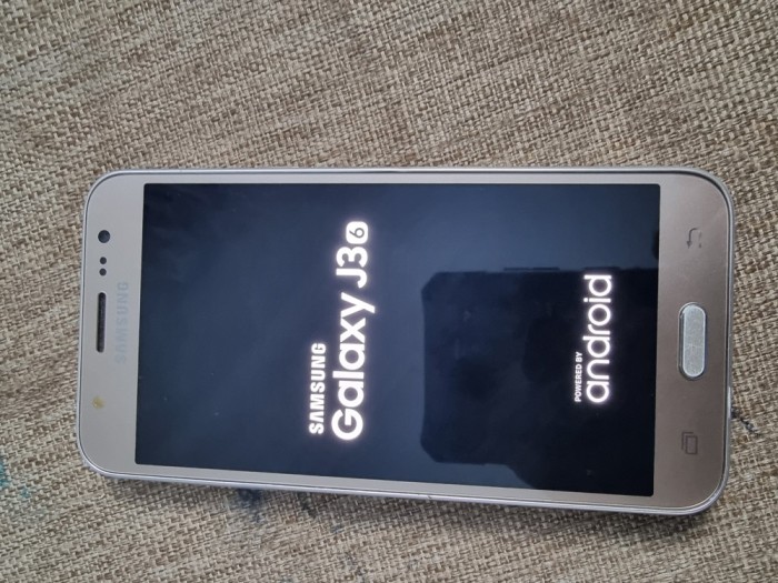 Smartphone Samsung Glaxy J3 2016 DS J320F Gold Liber retea Livrare gratuita!