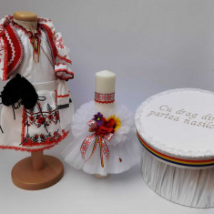 Set Botez Traditional Marina 7 - 3 piese Botez Traditional : costumas, lumanare si cutie