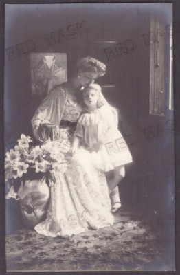 2521 - Queen MARY, Maria &amp;amp; Princess Minion, Regale - old postcard - unused foto