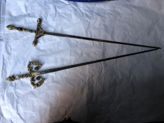 Pereche de sabii vechi Toledo,maner si garda din bronz,,pentru panoplie foto