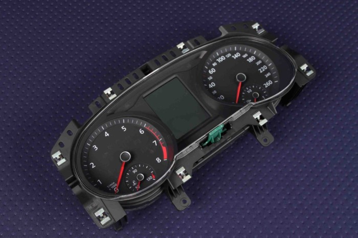 Ceas de bord VW PASSAT Variant B8 3G5 2015 OEM: 3G0920640