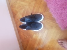 Pantofi sportiv barbatesc foto