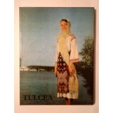 Elena Secoșan; Steluța P&acirc;r&acirc;u - Die Rumanische Volkstracht des Kreises Tulcea (Portul popular rom&acirc;nesc din Tulcea, lb. germană)