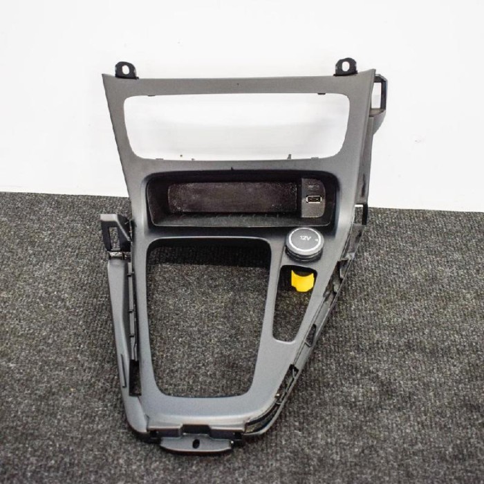 Ornament schimbător de viteze FORD FOCUS III 2017 OEM: F1EB-A044H83-DF1EB-A044H83-BF1EB-A044C82-BGW 3642835