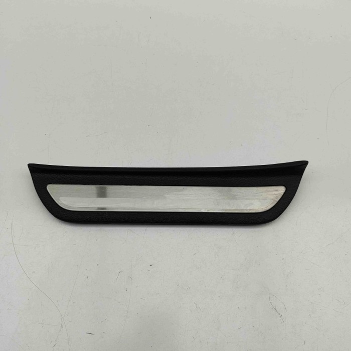 Ornament prag st&acirc;nga spate KIA CEE\&#039;D Hatchback CD 2023 OEM: 85878-J7000,85877-J7000WK