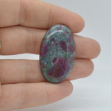 Cabochon rubin in kianit 36x22x6mm a10