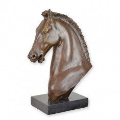 Cap de cal-statueta din bronz pe un soclu din marmura YY-126