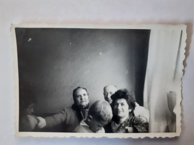Lot 2 fotografii de grup din Brăila &amp;icirc;n 1969 foto