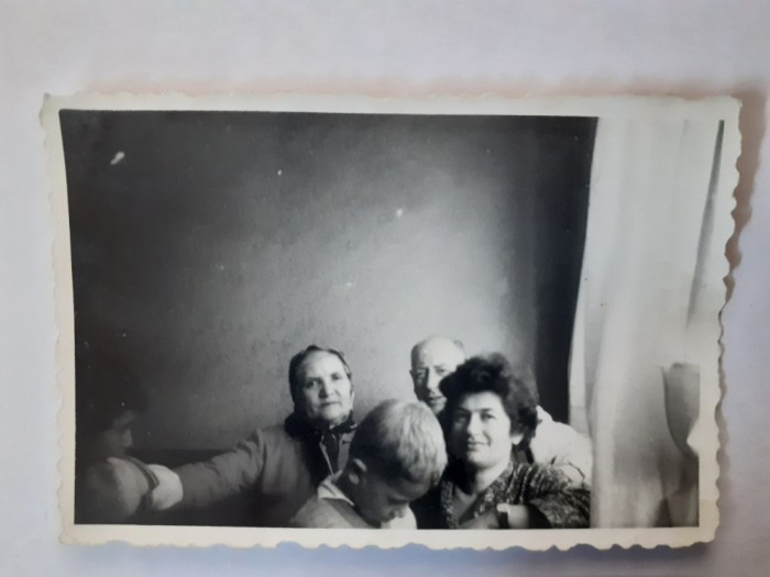 Lot 2 fotografii de grup din Brăila &icirc;n 1969
