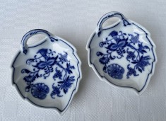 Doua farfurioare din portelan cehoslovac BOHEMIA ZWIEBELMUSTER, model Meissen