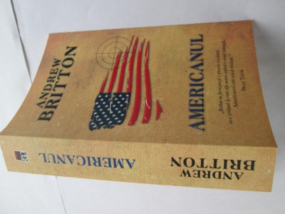 Andrew Britton - Americanul foto