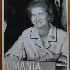 2 fotografii mari de presa cu Maria Groza la Organizatia Natiunilor Unite , 1970