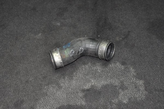 Furtun intercooler st&acirc;nga VW PASSAT B6 3C2 2006 OEM: 1K0145838D 2101724