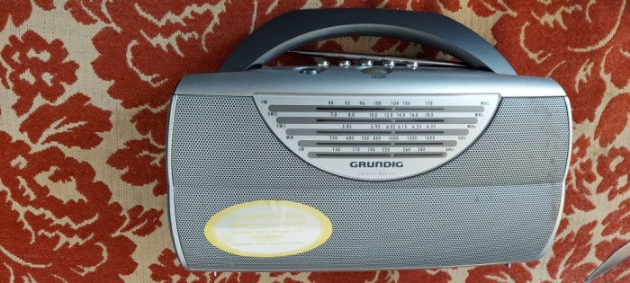 RADIO Grundig Concert Boy 60 , ARE LUNGIMI DE UNDE LW.MW.FM.SW1 ,SW2.