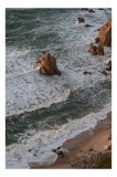 Tablou Canvas, "Valuri spumoase la țărmul st&acirc;ncos", Valuri, St&acirc;nci, Apus, Plajă, Spumă, Ocean, Peisaj, Natură, Frumusețe, Liniște, 26 x 39 cm, CMCLASS