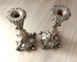Pereche de sfeșnice metalice nemarcate, poloneze din 1880-1900