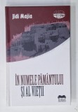 IN NUMELE PAMANTULUI SI AL VIETII de JIDI MAJIA, 2015