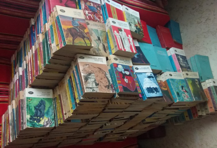 Cărți din colecția Biblioteca Pentru Toți, editate &icirc;ntre anii 1960-1984.