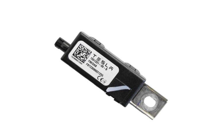 Amplificator de antena TESLA MODEL Y 2023 OEM: 1551331-00-B