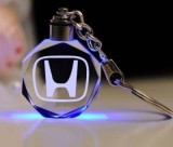 Breloc auto din cristal cu LED - Logo HONDA