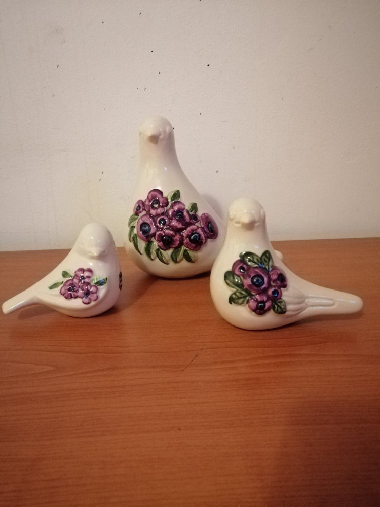 Lot 3 figurina pasare ceramica alba cu flori mov Rosa Ljung Suedia |  Okazii.ro