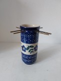 Vaza ceramica pentru aranjamente Ikebana, prevazuta cu orificii si bete pentru sustinerea florilor, 15cm inaltime