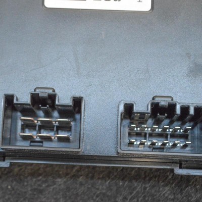 Modul de confort TESLA MODEL S 2017 OEM: 1010907-00-GA-0747G02X 4089074 foto