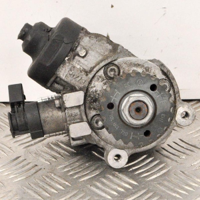 Pompa de combustibil VW PASSAT Variant B8 3G5 2015 OEM: 04L130755D,0445010537 3509341