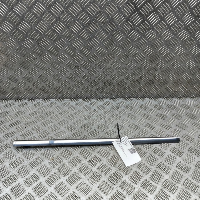 Chedar geam ușă dreapta spate MASERATI 425 1987 OEM: 327720616