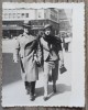 Cuplu pe strada, posibil Bucuresti, perioada interbelica// fotografie, Romania 1900 - 1950, Portrete
