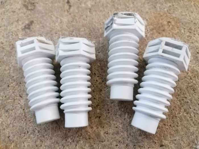 Set 4 picioare sustinere uscator rufe Whirlpool , seria AZB / C108