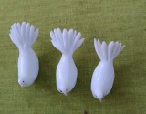 Porumbei rotati, sticla opalina