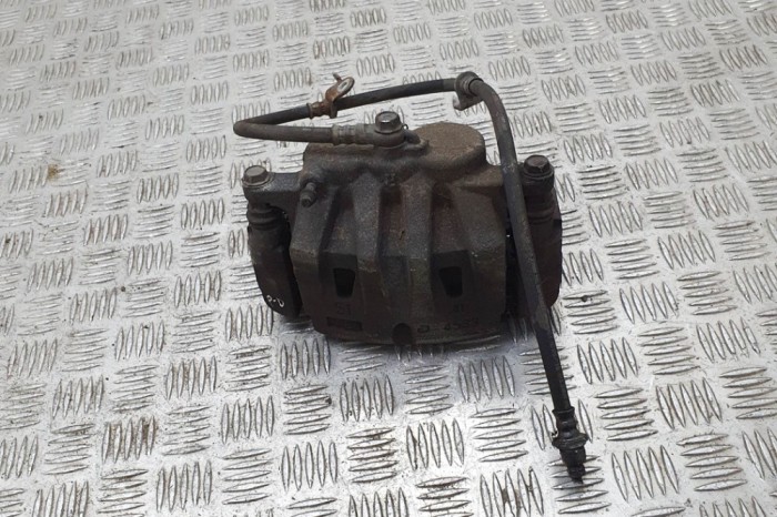 Etrier de fr&acirc;nă dreapta față TOYOTA RAV 4 IV _A4_ 2016 13608939