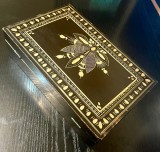 Casetă bijuterii vintage din lemn sculptat manual &ndash; Model tradițional (24x15x7 cm)