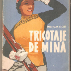 Martha M.Recht-Tricotaje de mana