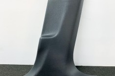 Ornament st&amp;acirc;lp B dreapta TESLA MODEL 3 2018 OEM: 1135641-00-A,1086299-90-H 11266439 foto