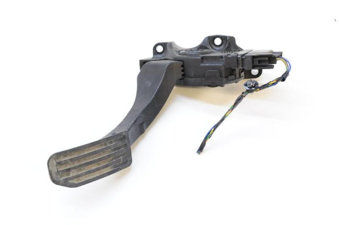 Pedala de accelerație VOLVO XC70 II 2010 OEM: 6G92-9F836-CD 2715797