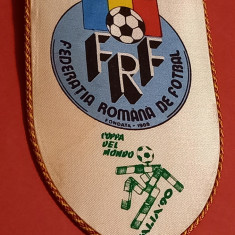 Fanion fotbal - FRF - ROMANIA la Campionatul Mondial ITALIA 1990(vezi stare)