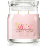 Yankee Candle Fresh Cut Roses lum&acirc;nare parfumată 368 g