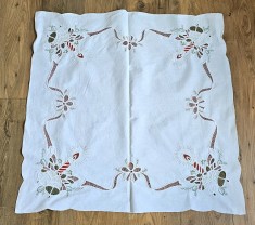 FATA DE MASA VINTAGE DIN BUMBAC CU MODEL PANGLICI, BRIDE SI BRODERIE MECANIZATA