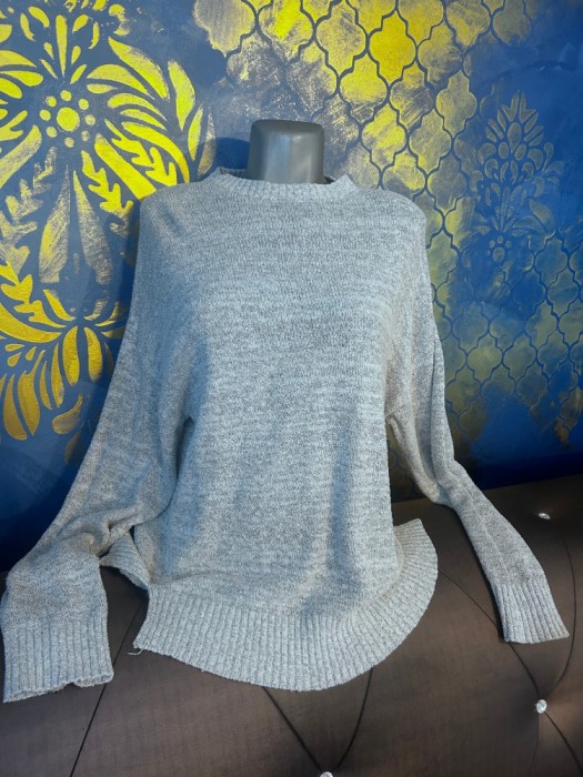 Bluza cu maneca lunga, culoarea gri , marimea M